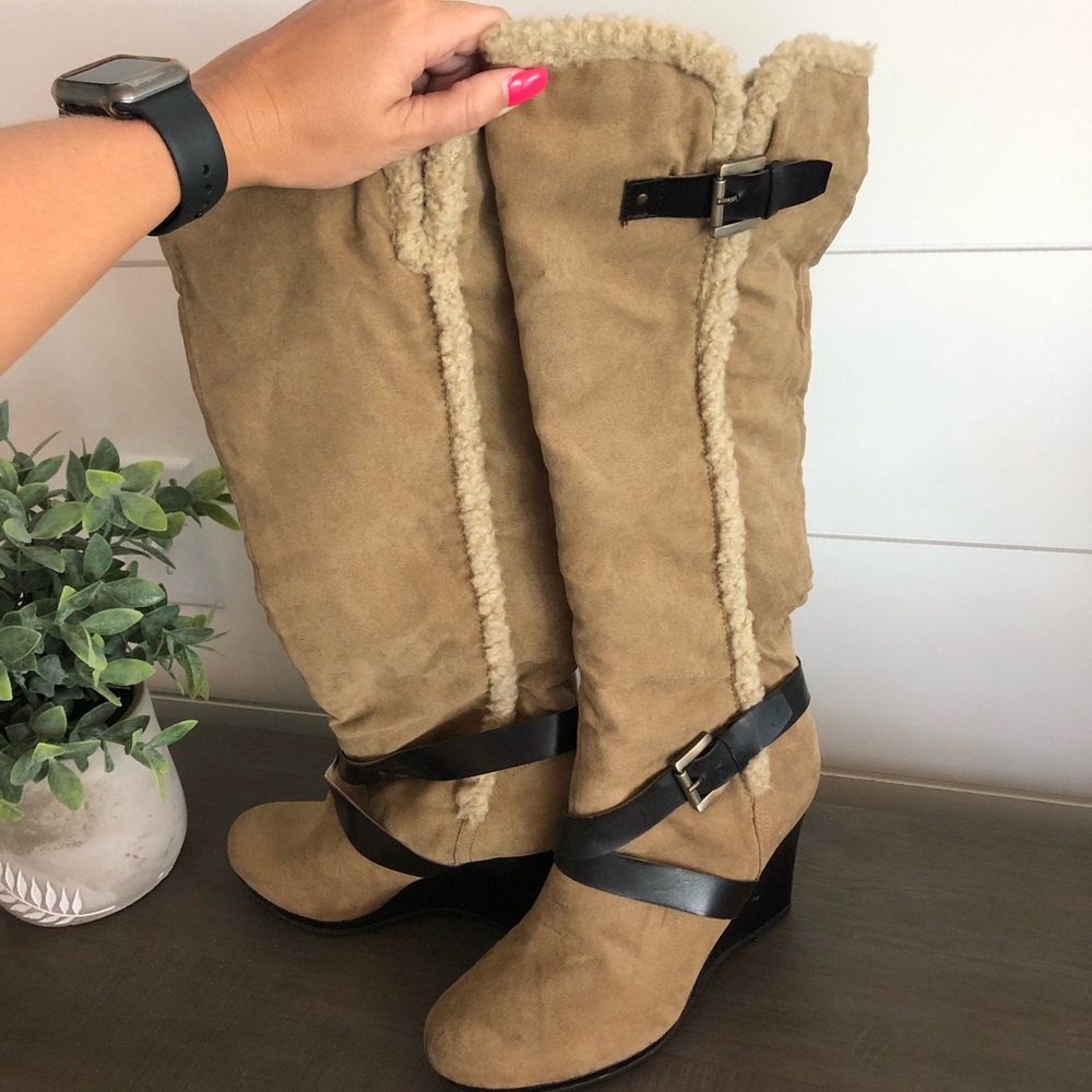 Faux fur wedge boots